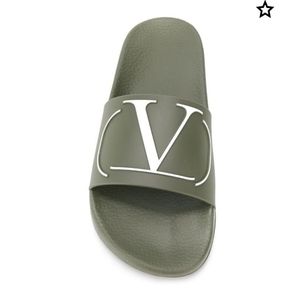 Valentino Garavani VLOGO slides